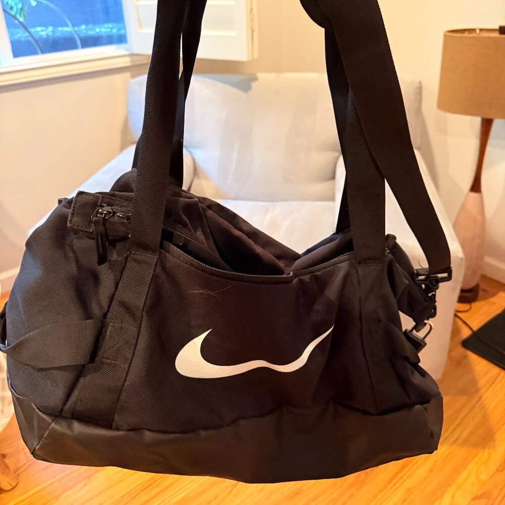 Nike Brasilia 9.5 Training Duffel Bag - Black & White Small Gym Bag